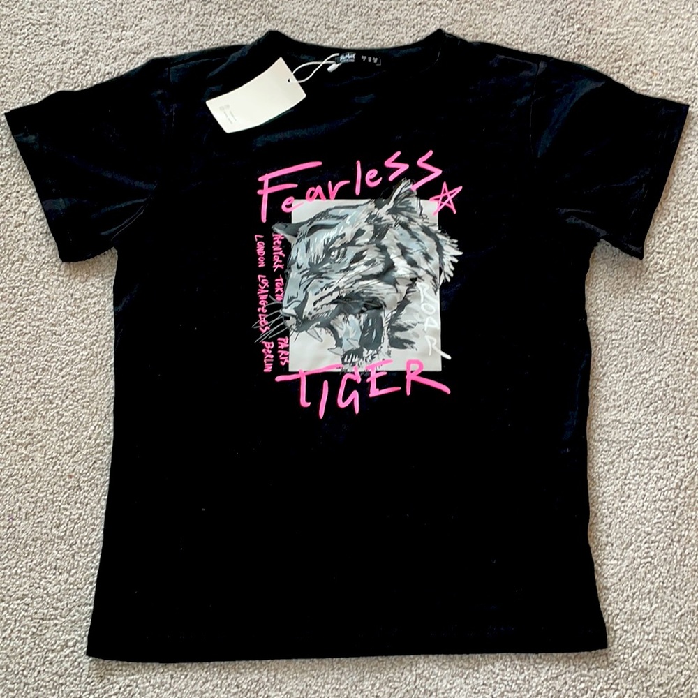 Romwe NWT black and pink T-shirt size S